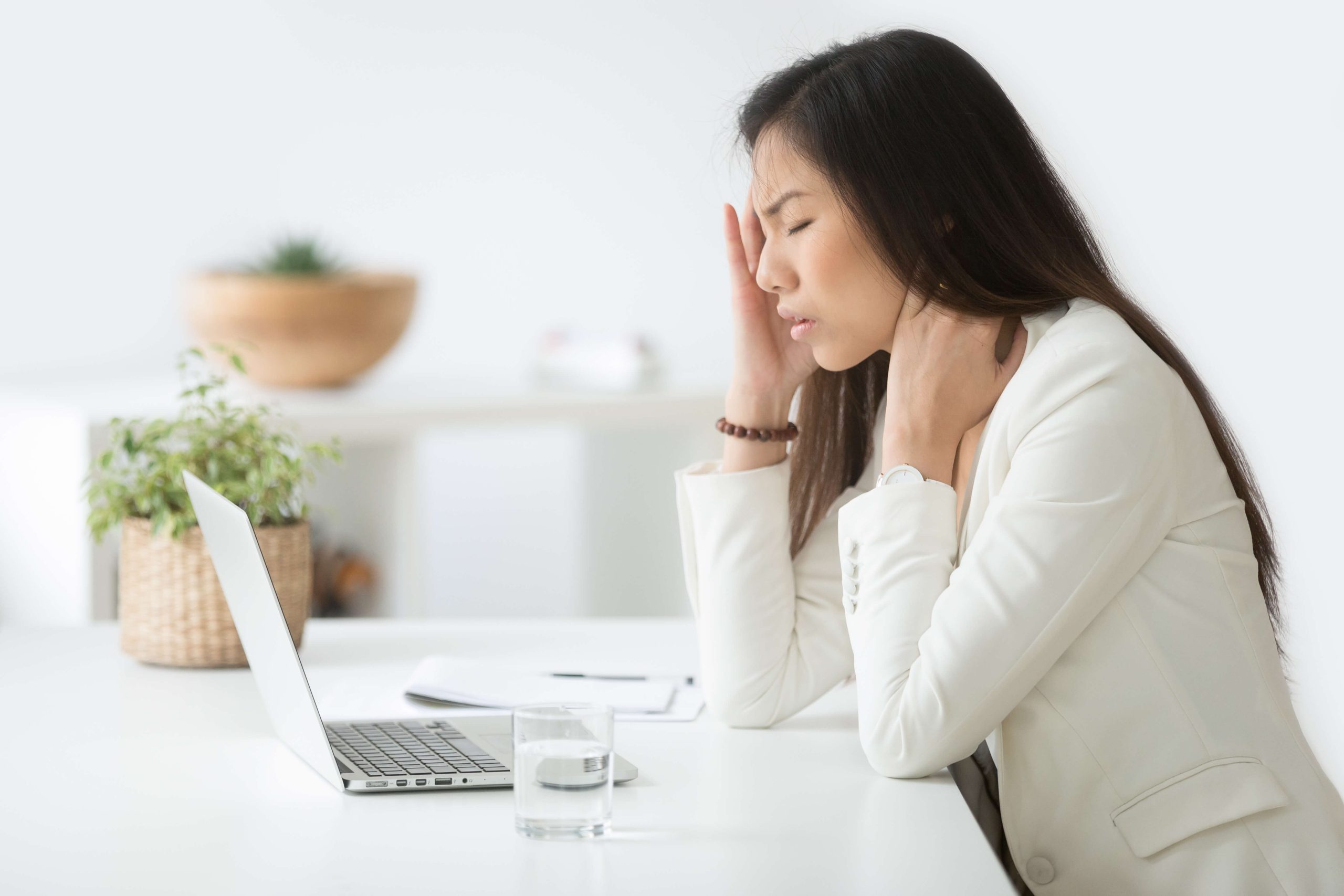 How long after hitting my head should I look for the symptoms of a concussion?