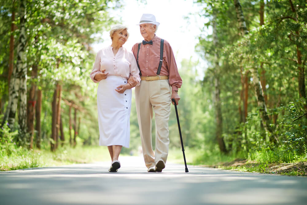 Three benefits walking can offer knee arthritis sufferers shutterstock 214695784 Three benefits walking can offer knee arthritis sufferers