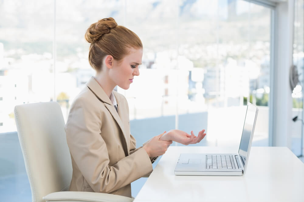 Why does my wrist hurt when I bend it or put pressure on it? shutterstock 161920817 wrist pain