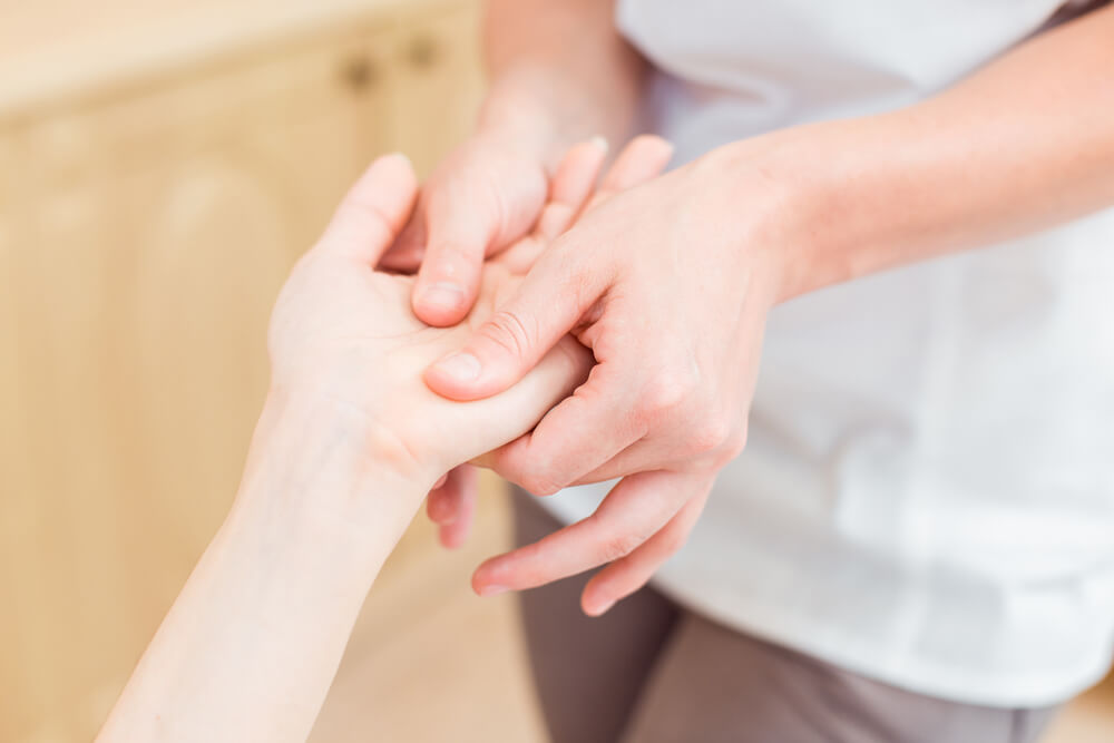 5 causes and treatments for finger joint pain shutterstock 1033606114 pain in hands and fingers not arthritis