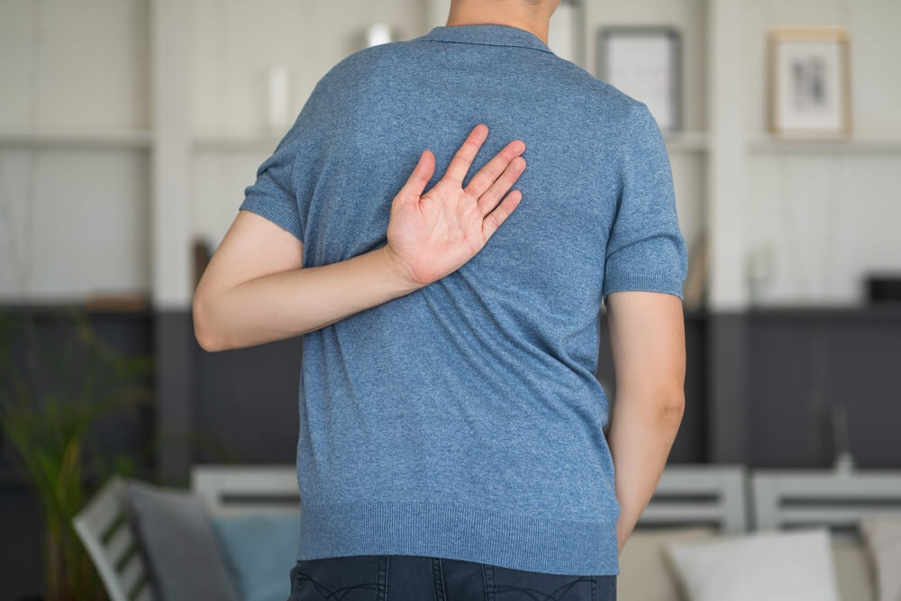 What Causes Pain Between Shoulder Blades