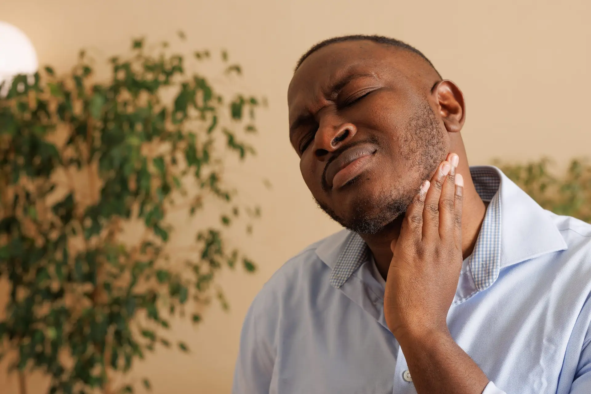 Why Does My Neck Hurt When I Take A Deep Breath? AdobeStock 1053795368 scaled Why Does My Neck Hurt When I Take A Deep Breath?
