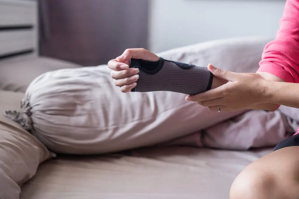 How to Treat Hand and Wrist Pain That’s Not Carpal Tunnel AdobeStock 169092139 how to treat hand and wrist pain that’s not carpal tunnel hand pain